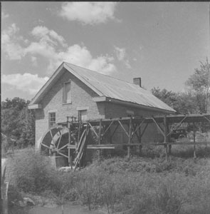 Clarks old mill water wheel - Sparta