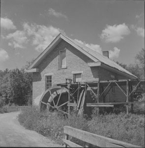 Clarks old mill water wheel - Sparta