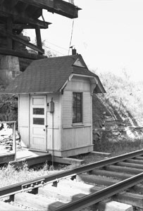 House where microphone was kept to broadcast the sound of "The Pan-American" over WSM as it passed back of the tower