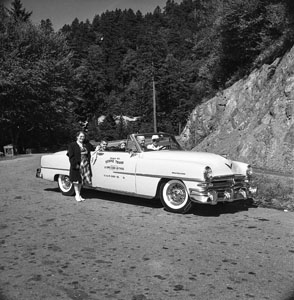 Our trip to the Smokies - Aunt Katherine - Uncle Jim - Mary and Annie - Myself - Left Friday morning 2' o'clock a.m. Gatlinburg about 3' o'clock (Detour) Sept 17 to Sunday 19, 1954