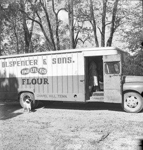 Aunt Minnie and the traveling store
